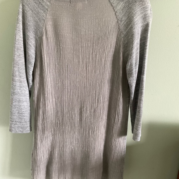 Kenar scoop neck top with gauze back - Picture 4 of 7